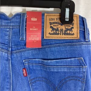 NWT Levi’s 711 Jeans. 30x30